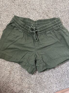 Old Navy Olive Green Linen-Blend Shorts 🌿✨